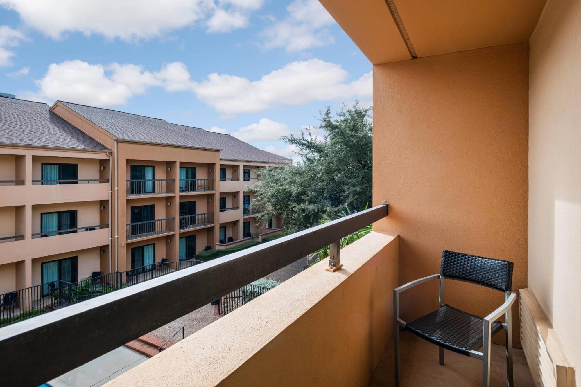Courtyard By Marriott San Antonio Medical Center Hotell Exteriör bild